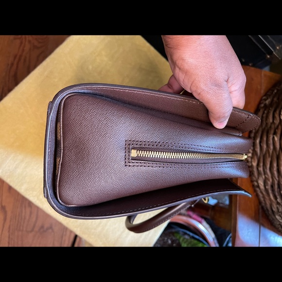 Authentic DE Louis Vuitton Triana Tote - Picture 7 of 15